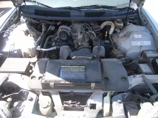 Venta de motores y transmisiones Chevrolet Camaro 1998.