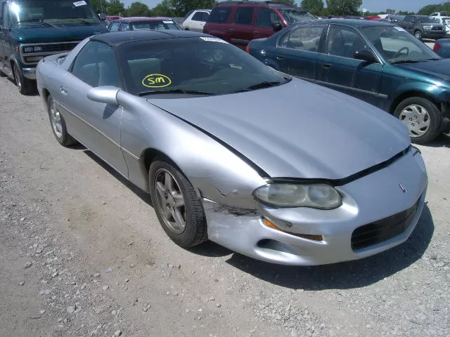 Venta de repuestos y accesorios para Chevrolet camaro 1998.