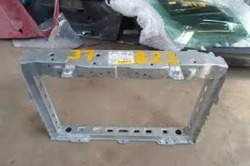 Marcos de radiadores usados para Chevrolet Lumina en Venta