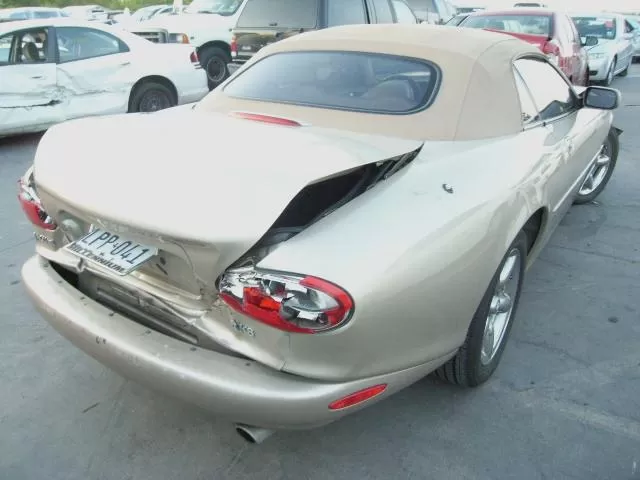 Venta de autopartes Jaguar xk8 1999.